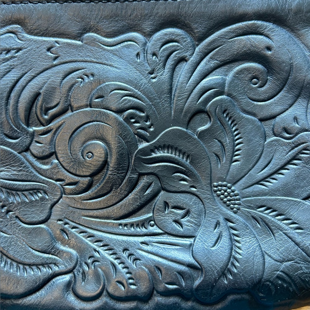 Patricia Nash Black Leather Bag with Floral Tooling Detail Zip Closure - Picture 4 of 9